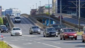 Traffic on a multi-level road structure